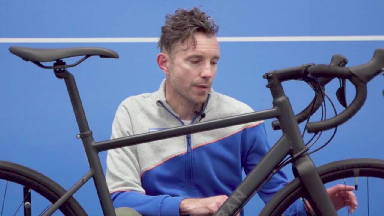 Road Bike Triban RC500 - Shimano Sora 2x9, Alu Frame, Carbon Fork - Video 2