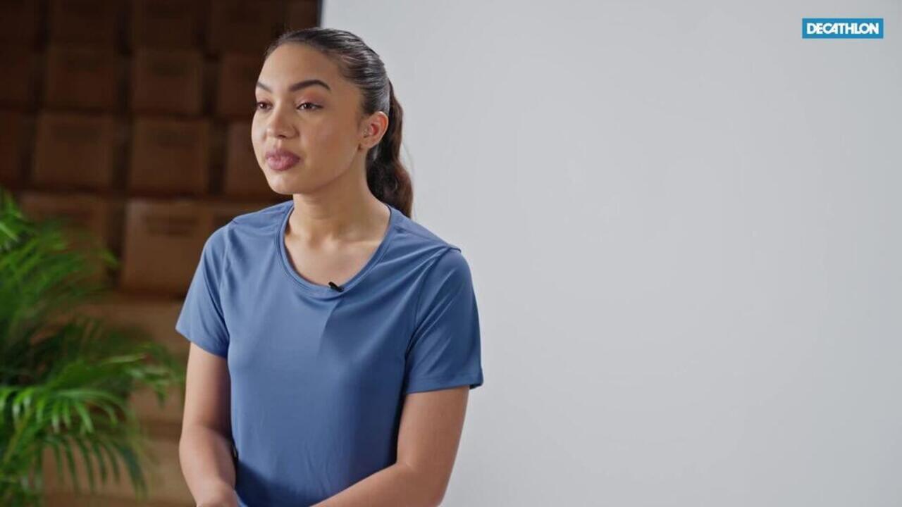 Smart Foldable Treadmill Upto 14 kmph, Supports upto 130kg, Run100E - Black - Video 2