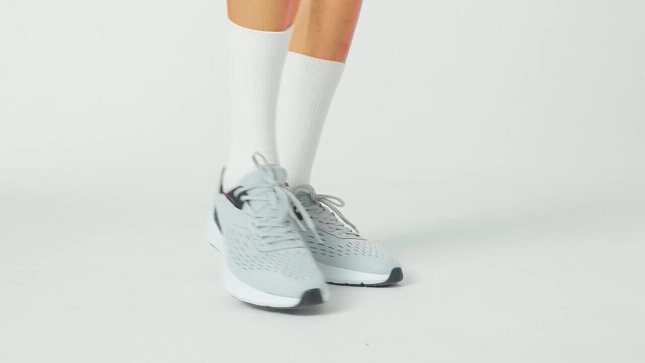 MEN'S RUNNING SHOES JOGFLOW 100.1 GREY ORANGE - Video 2