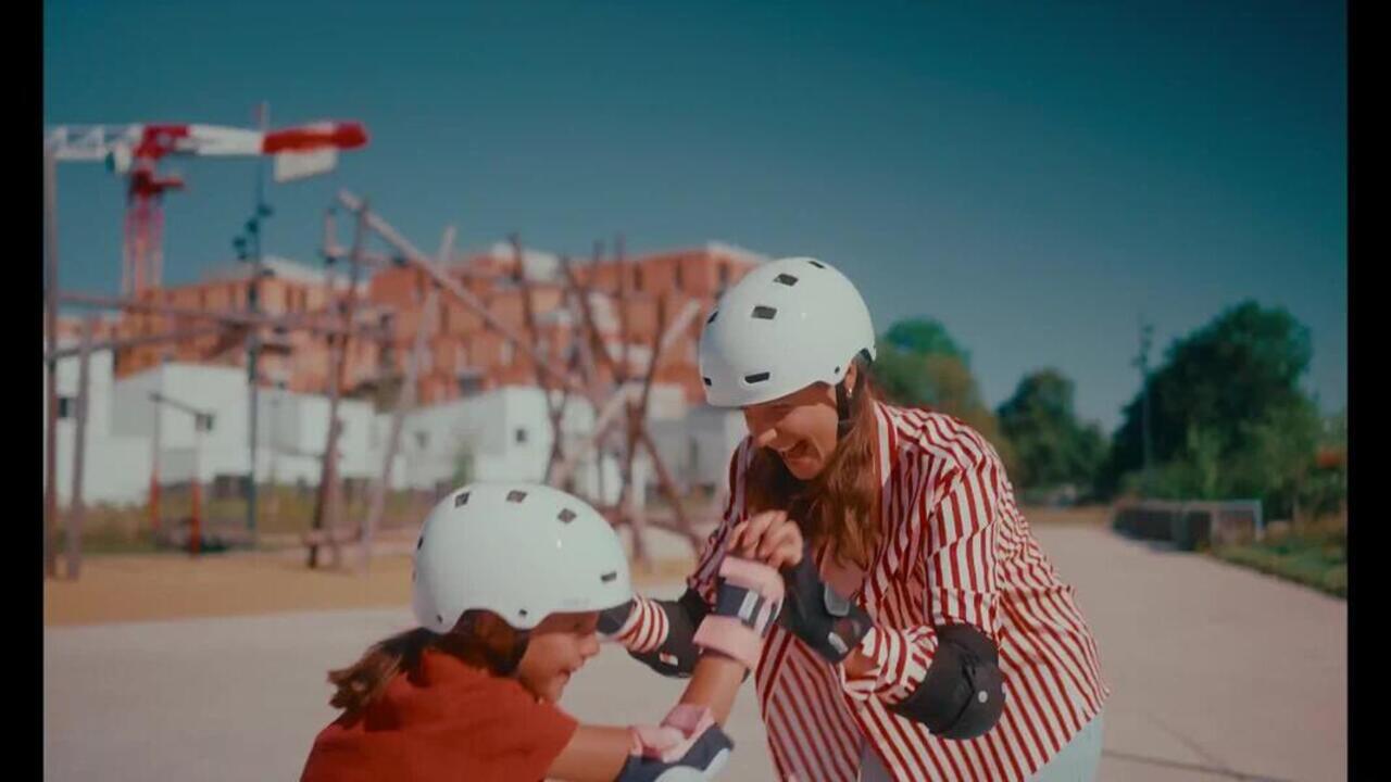 Kids Skates & Skateboard Protection Kit Black - Video 2