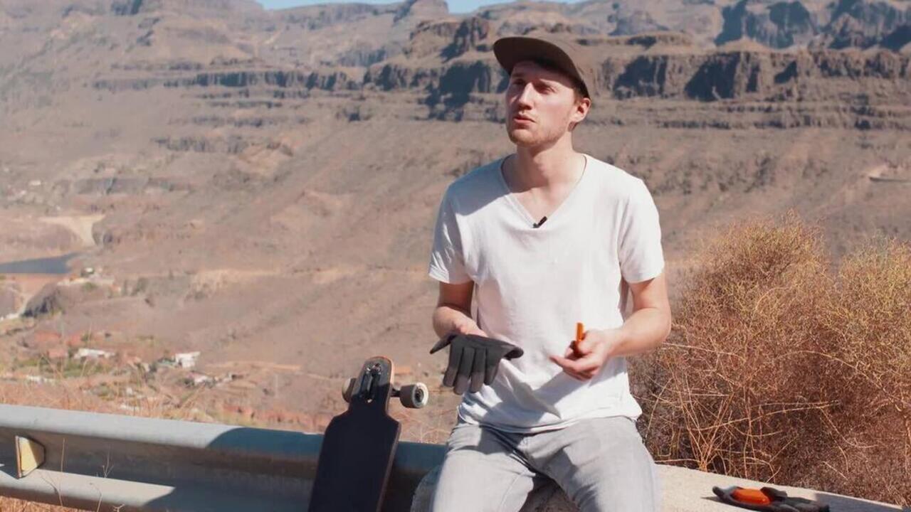 Longboard Slide Freeride Gloves 500 - Black/Orange - Video 2