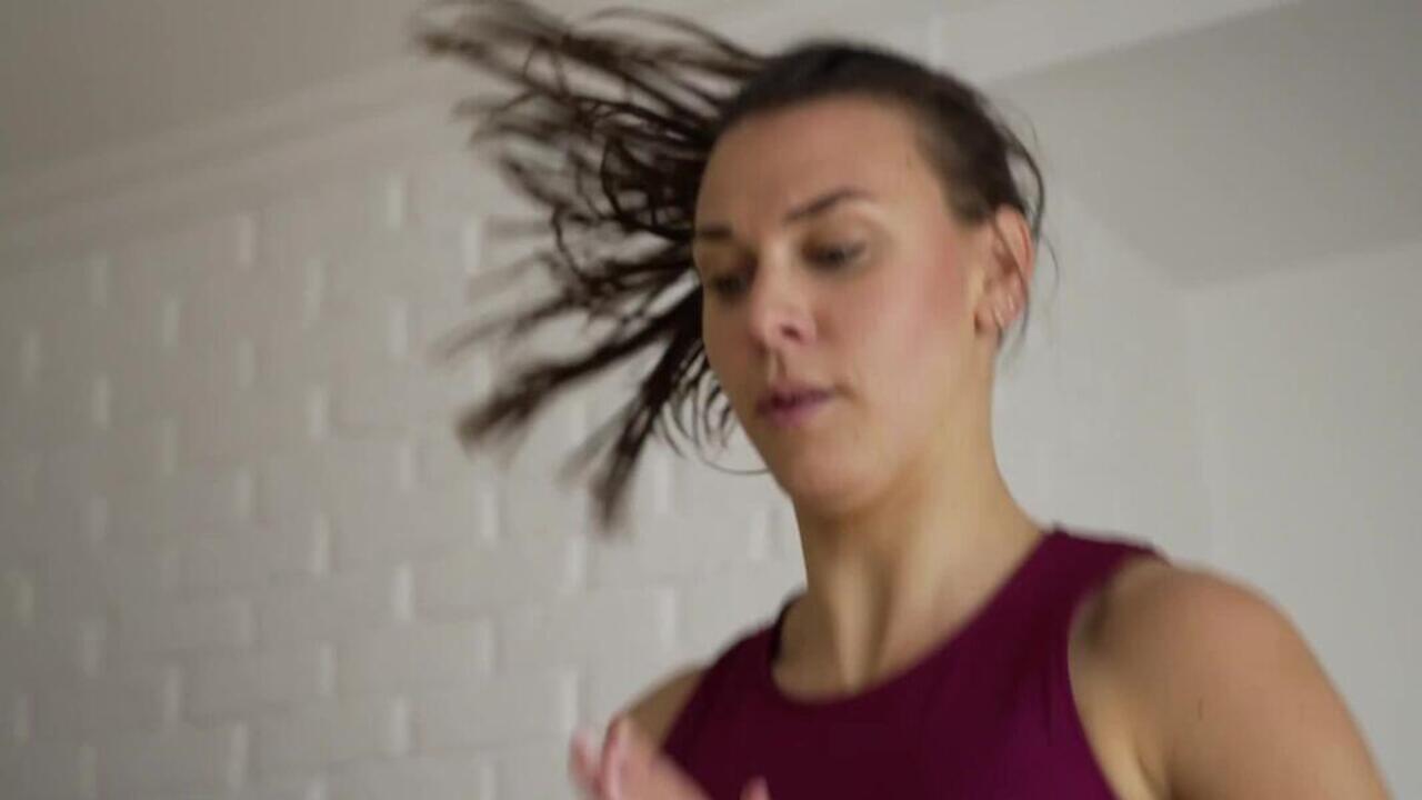 Trampoline with Front Bar, Supports upto 150kg - Video 2