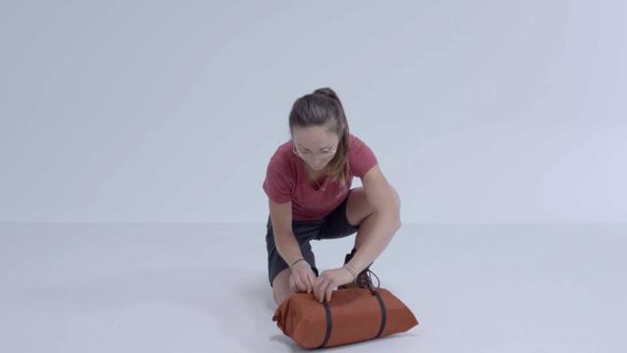Dome Trekking Tent - 2 person - MT100 - Video 2