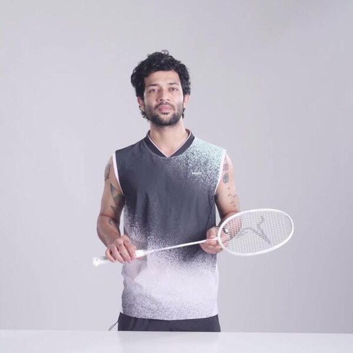 BADMINTON ADULT RACKET BR 990 W WHITE - Video 2