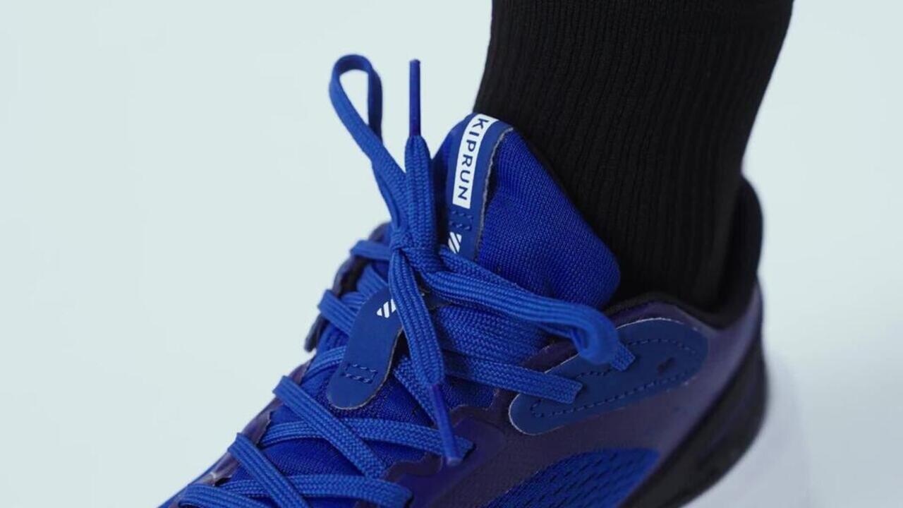 Men Running Shoes Superior Grip Cushioned Upto 20km/week, Jogflow 190.1 - Blue - Video 2