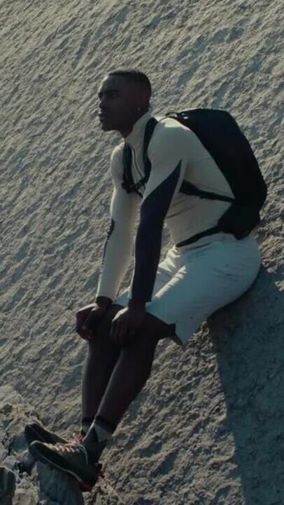 Hiking backpack 30 L, Arpenaz 500 - Brown - Video 2