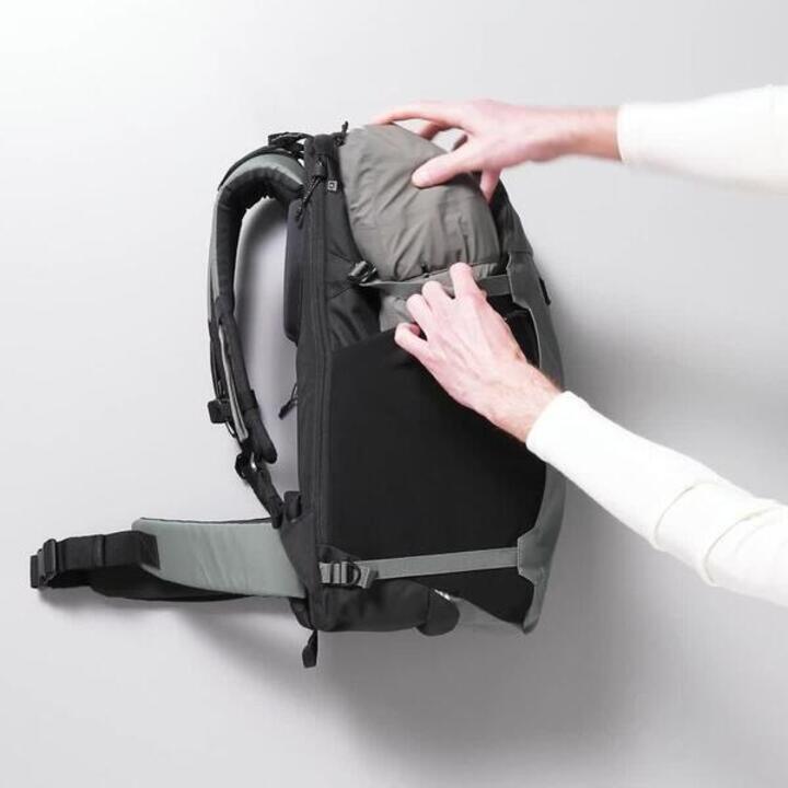 Travel Backpack 500 Oraganizer 40L Orange - Video 2