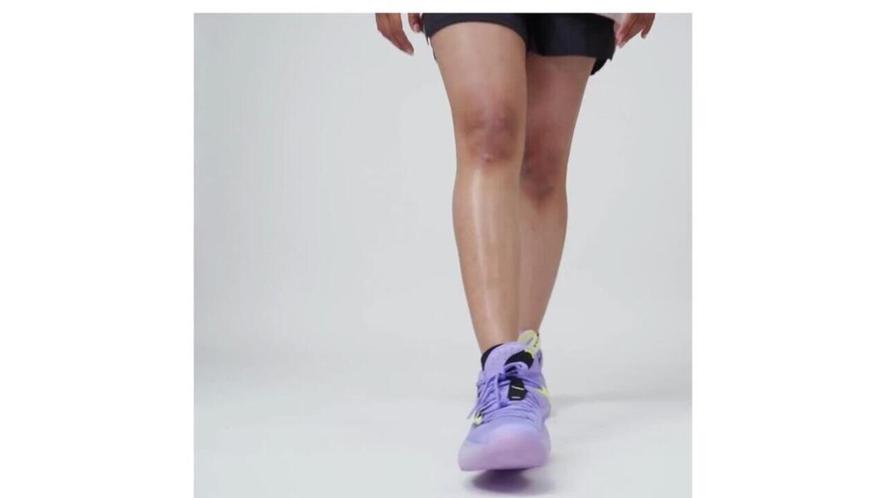 Adult Basketball Shoes Mid Ankle Elevate 500 Purple - Video 2