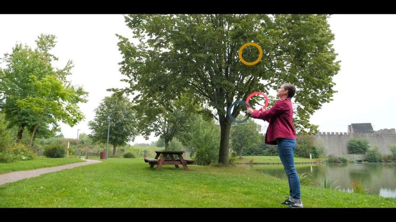 Three-Pack Juggling Rings 32 cm - Video 2