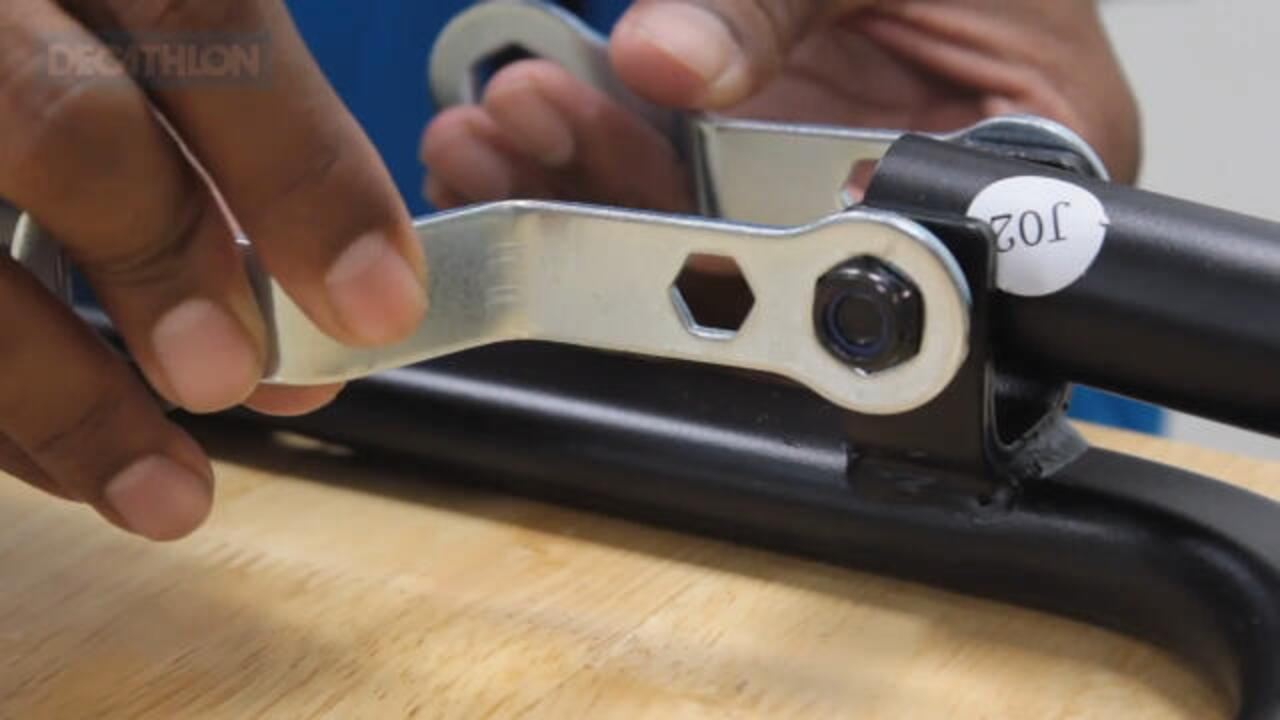 Pull Up Bar 900, Compact and Foldable, Supports upto 130Kg - Black - Video 2