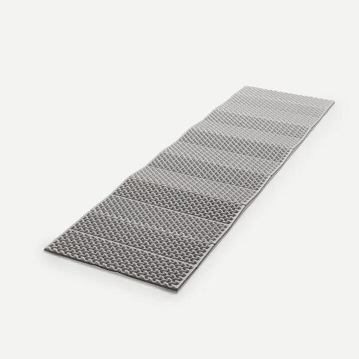 Trekking folding foam mattress, 180 x 55cm, MT500 - Video 2