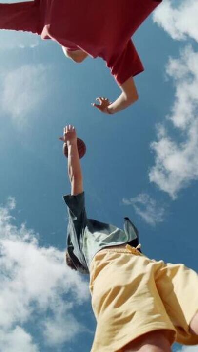 Adjustable (2.40m to 3.05m) Folding Basketball Hoop B100 Easy Box - Video 2