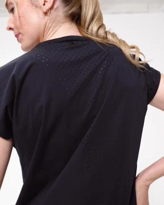 Women's Loose-Fit Cardio Training T-Shirt - Black - Video 2