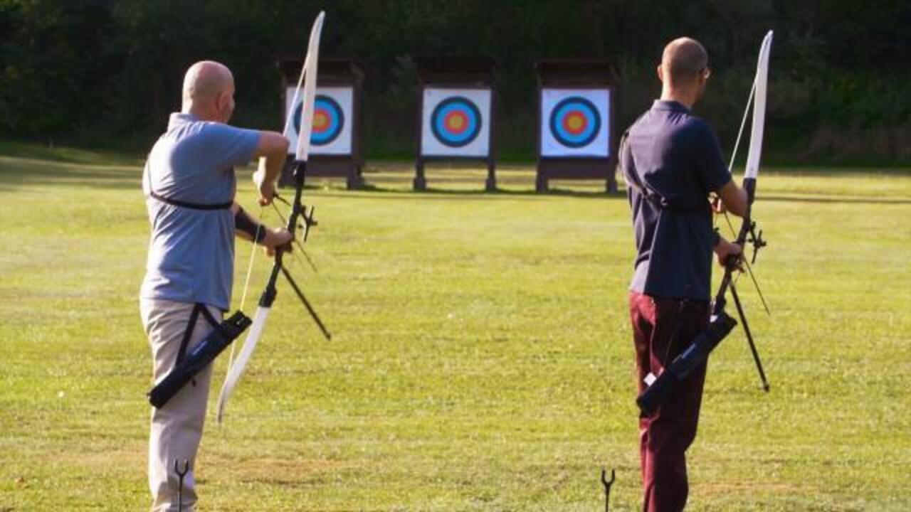 CLUB 700 ARCHERY BOW RIGHT HANDER - Video 2