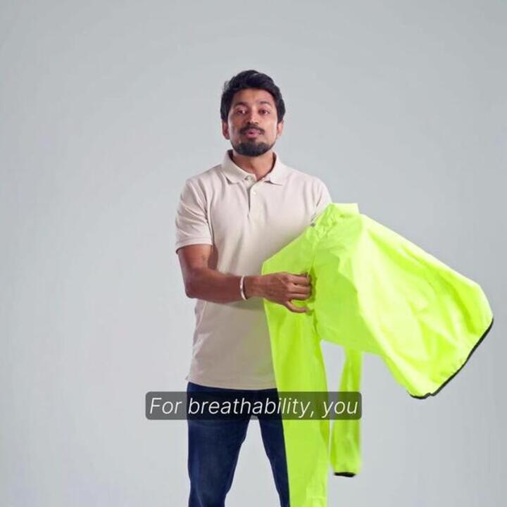 Rain Jacket RC100 - Indigo Blue - Video 2