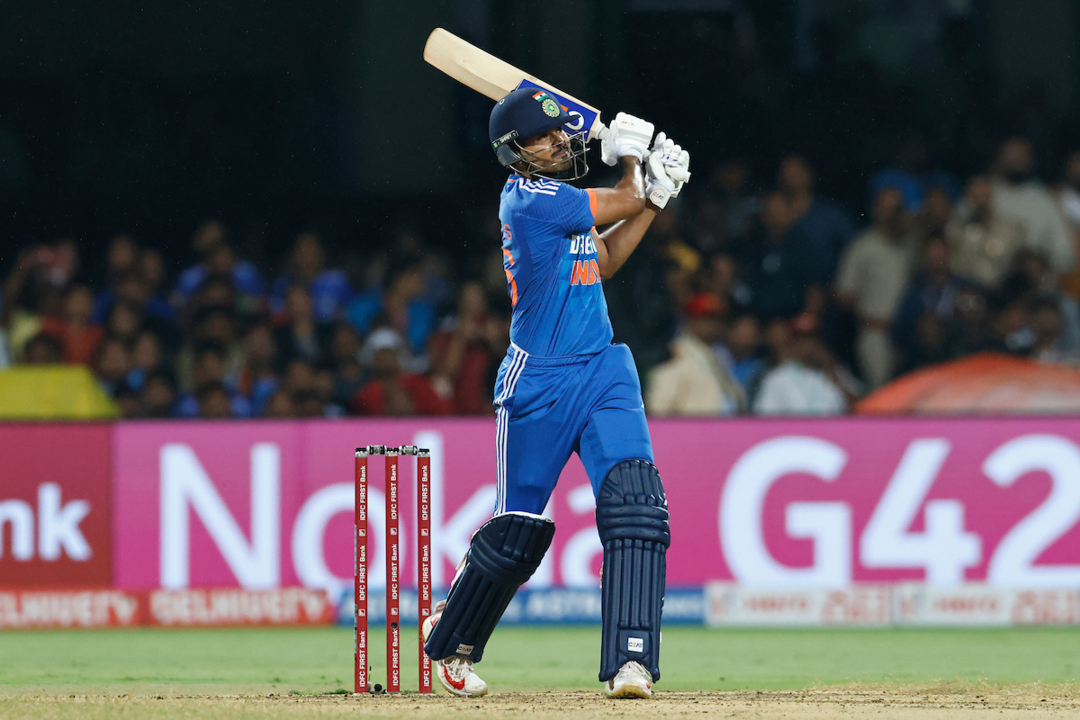 Composed Iyer's crucial knock of 53(37)