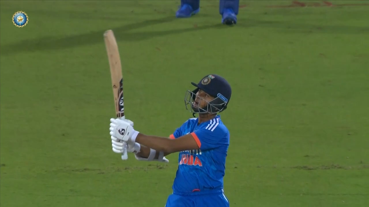 Legendary Sachin Tendulkar’s statue unveiled at the Wankhede Stadium