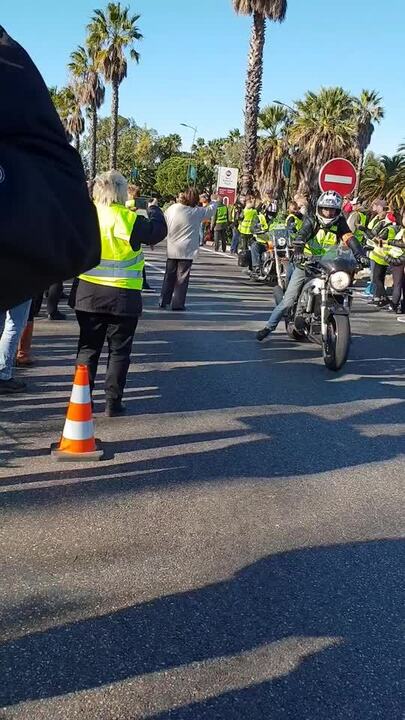 Manifestation De Motards En Gilets Jaunes à Hyères Ce Samedi 8 Décembre Témoins Bfmtv