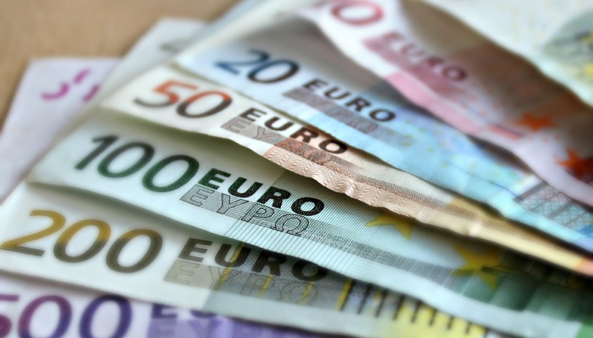 Euro, 376mila banconote false: i tagli più contraffatti, come vederli