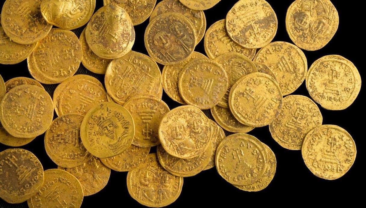 Monete d'oro trovate a Israele, sito di Paneas