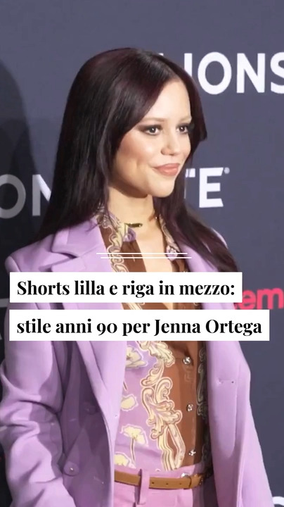 L’outfit anni 90 di Jenna Ortega