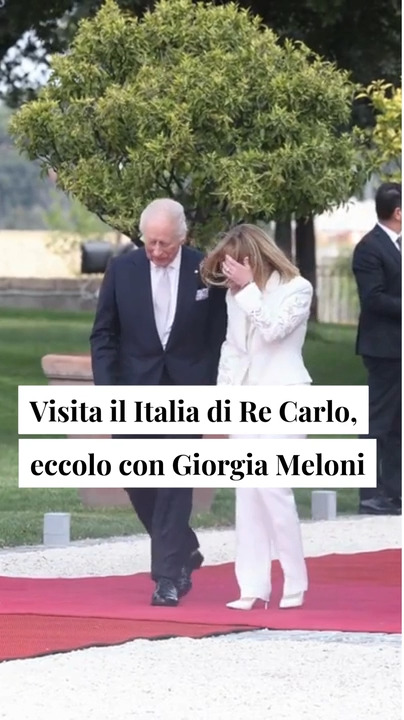 Sarkozy e Carla Bruni mano nella mano in tribunale