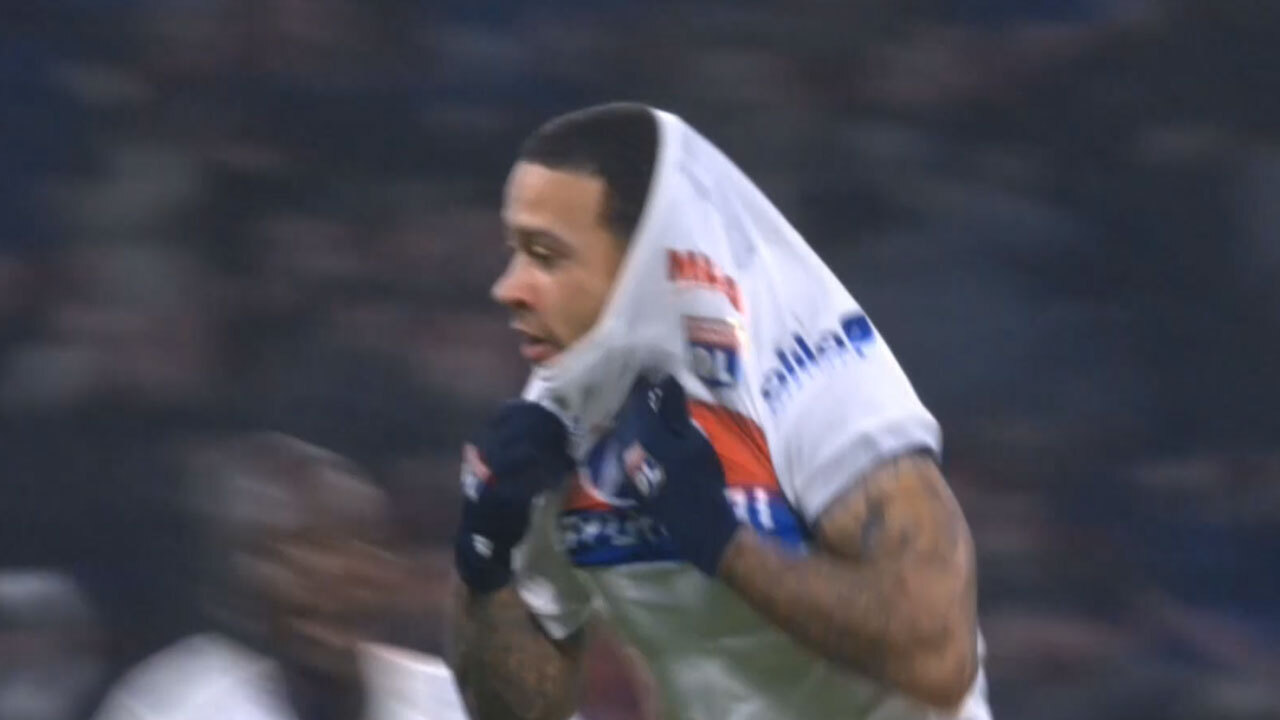 Memphis Depay and Lyon team-mates touch down in Manchester… and