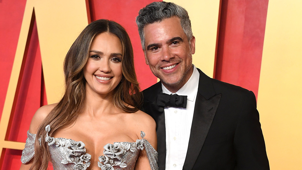 Jessica Alba reveals 'ebbs and flows' of 16-year marriage to Cash Warren as  she 'makes a choice' to keep marriage alive | The US Sun