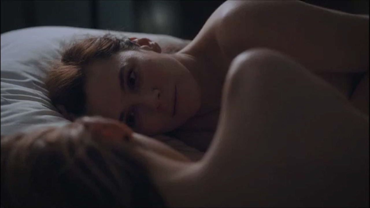 Anna Friel kisses lesbian escort lover in steamy sex scenes on The Girlfriend Experience The