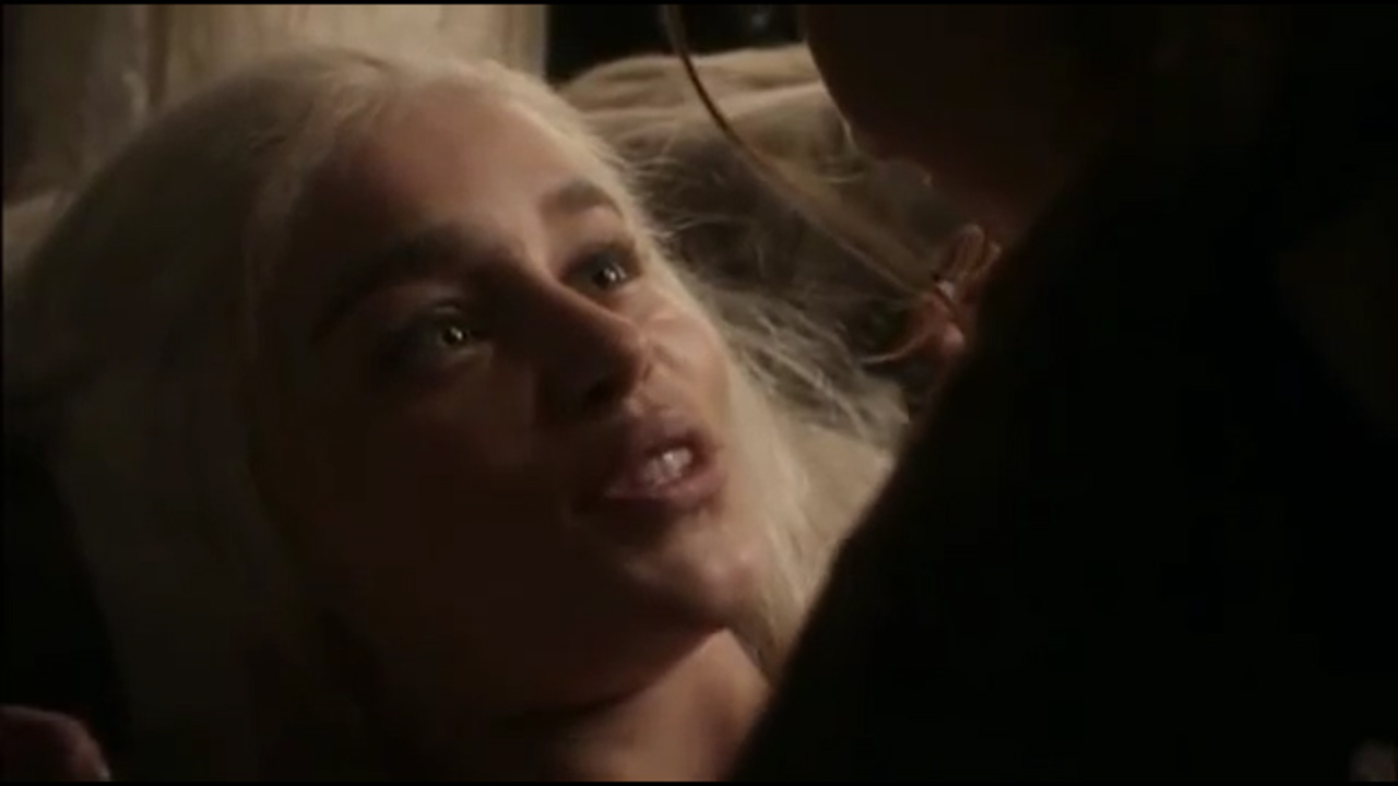 Emilia clarke lesbian sex scene