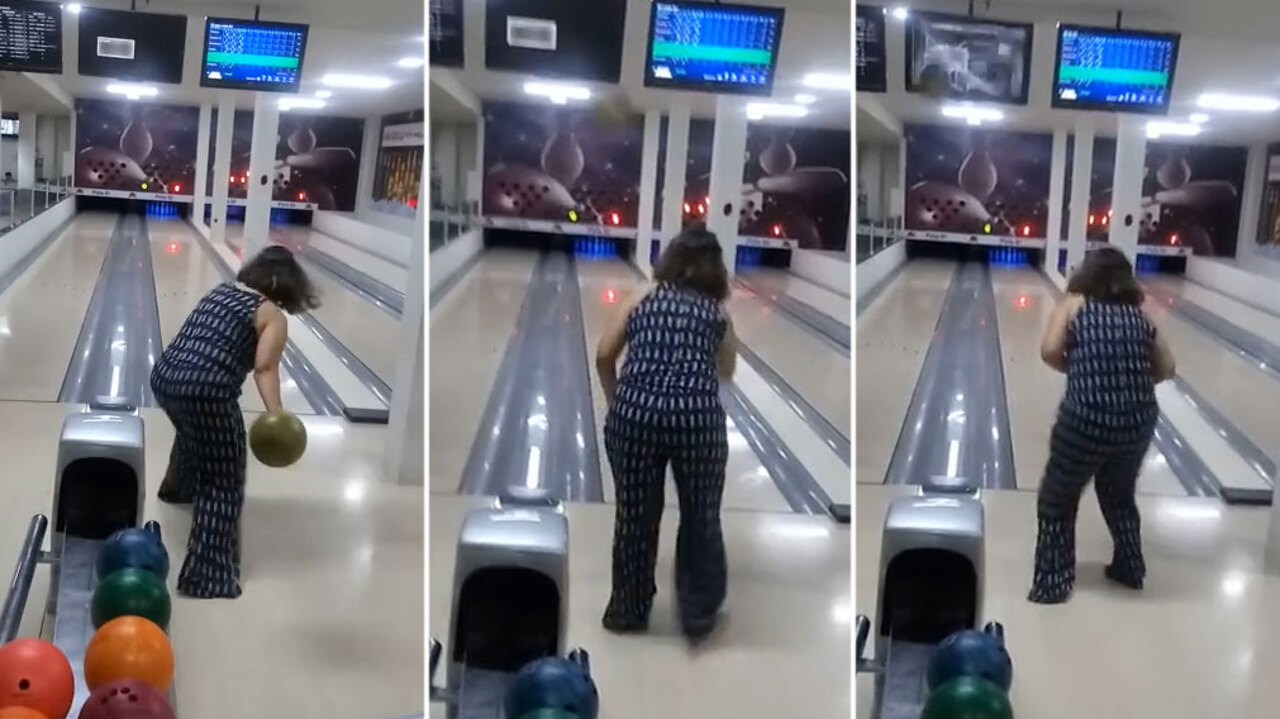 Woman S Attempt At Ten Pin Bowling Goes Badly Wrong As She Smashes