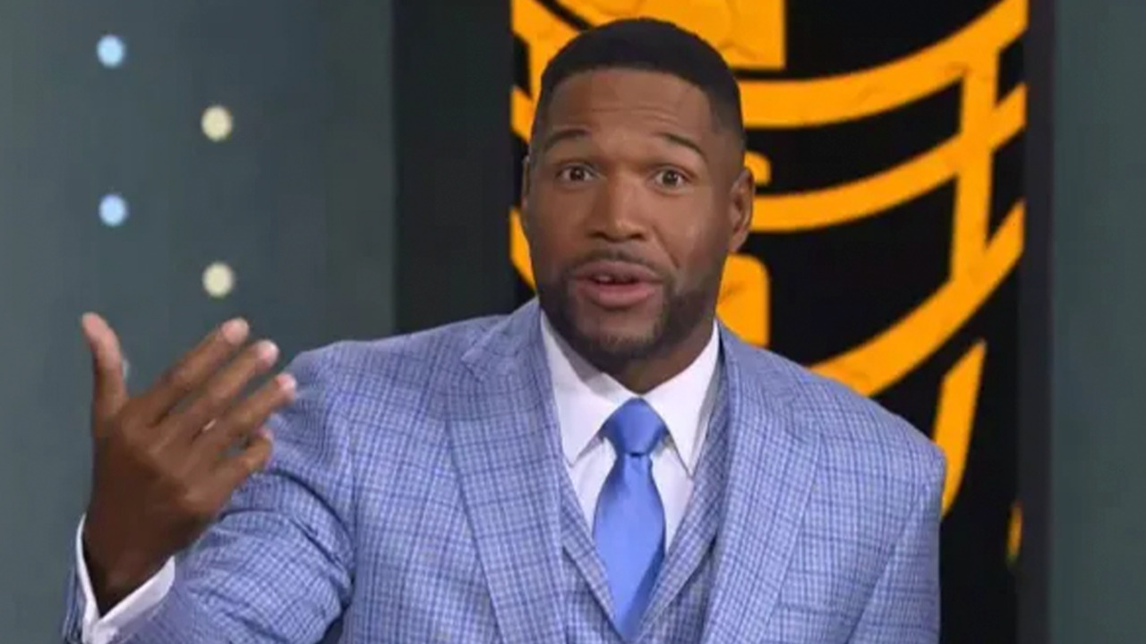 You might get sued' Michael Strahan warns Terry Bradshaw as he tells Fox  NFL Sunday co-star 'please don't do that' | The US Sun