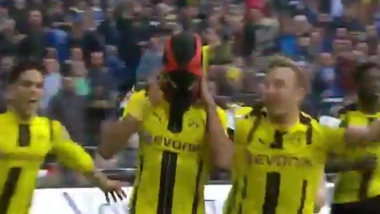 Goalscorer goes viral as he celebrates with hilarious Spiderman fence jump…  but he doesn't wear a mask like Dortmund legend Pierre-Emerick Aubameyang –  The Sun | The Sun