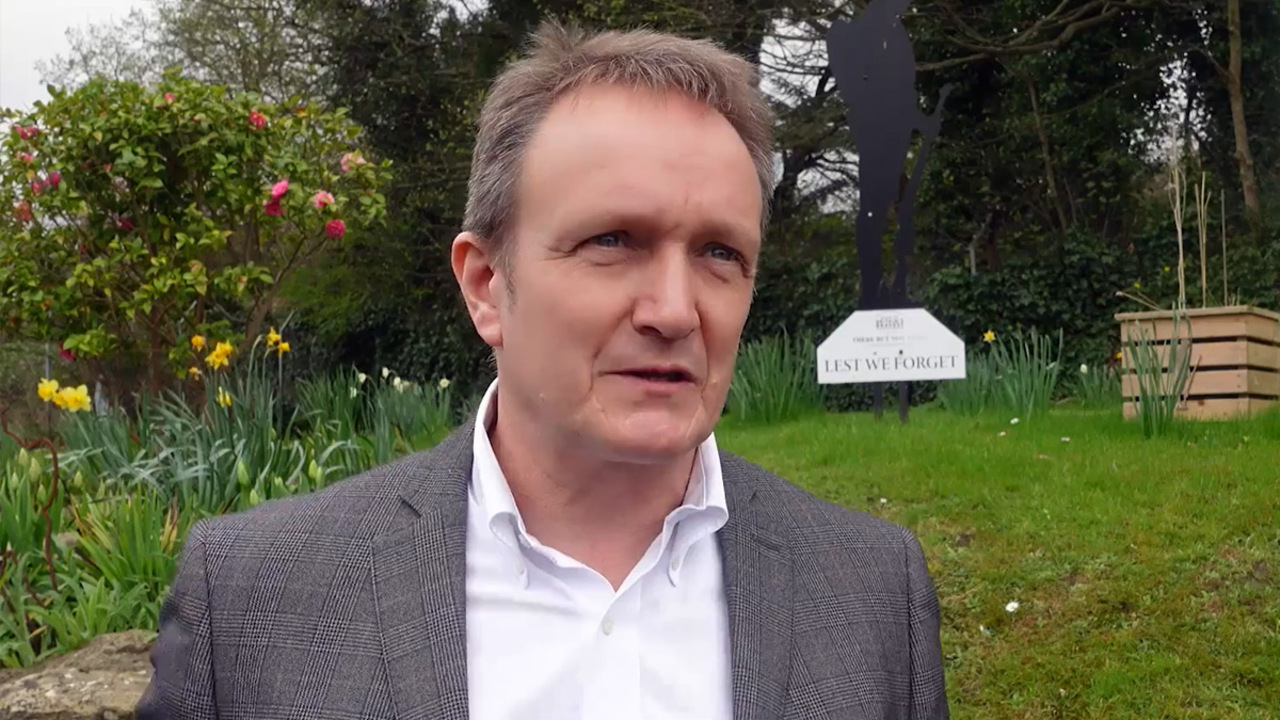 RS49508_VV35UG - ES video - subtitles only required ver1