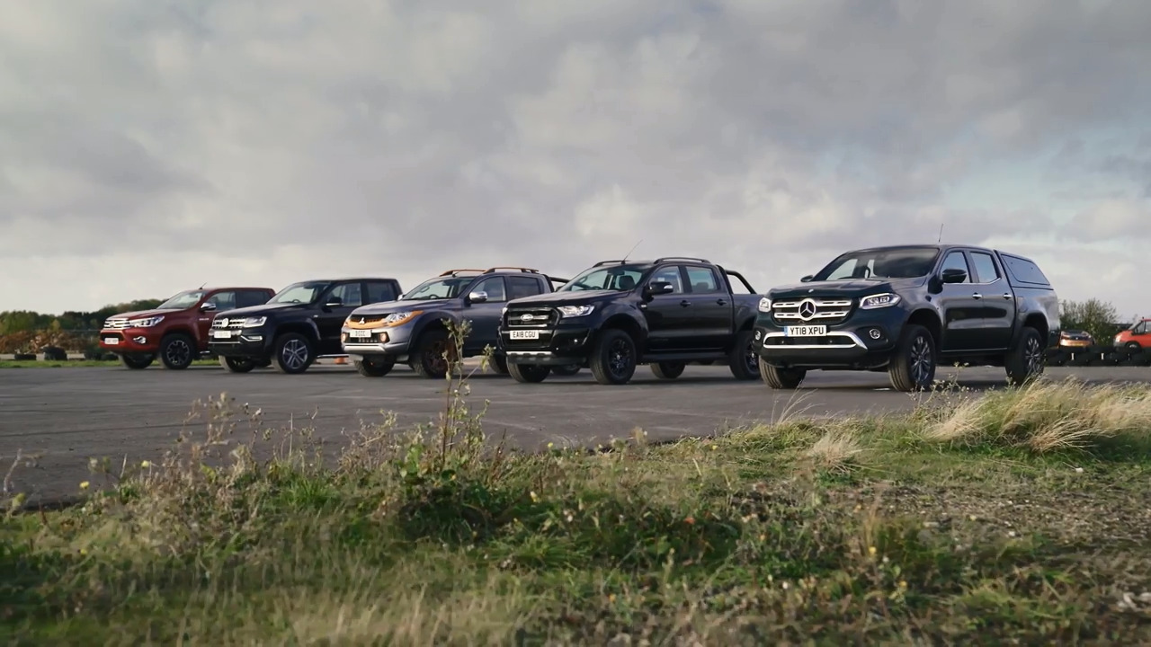 Video Pick Up Truck Drag Race Ford Ranger Vs Mercedes Benz