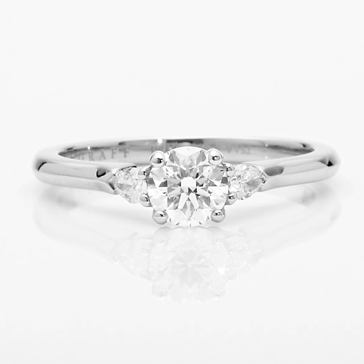 Promise圓形鑽石訂婚戒指