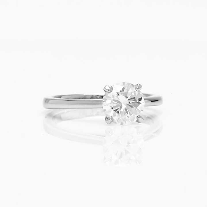 Paragon圓形鑽石訂婚戒指