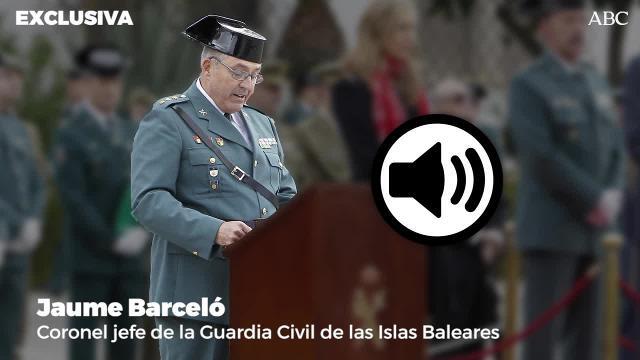 El coronel Barceló jura el cargo, en enero de 2012, ante el director general de la Guardia Civil, Arsenio Fernández de Mesa