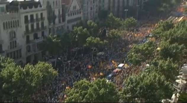 Montilla lidera una masiva marcha independentista