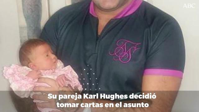 Karl Hughes le envió al acosador de su novia fotos en ropa interior