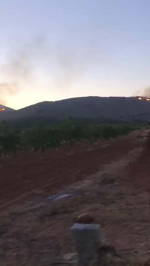Las llamas queman la sierra de Nambroca