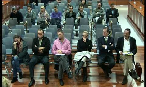 Isabel Pantoja rompe a llorar en el banquillo