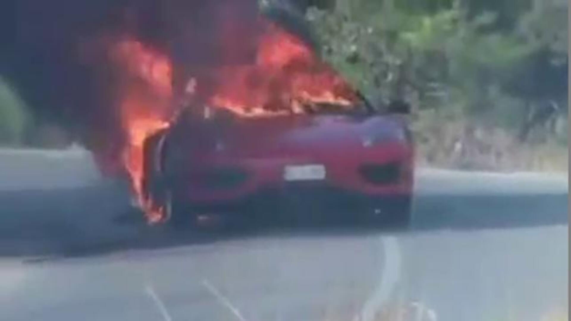 Banega había estrenado su Ferrari pocas horas antes de incendiarse