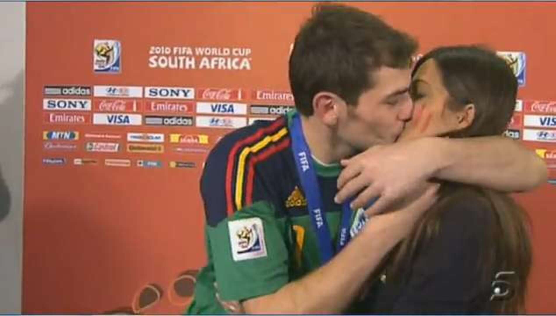 Iker, sobre el beso a Sara: «Ha sido espontáneo»