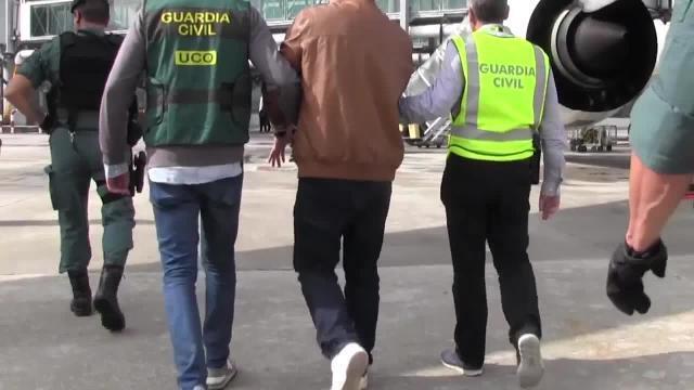 Patrick Gouveia, el supuesto autor del asesinato de los cuatro miembros de una familia brasileña en Pioz, detenido a su llegada a Barajas