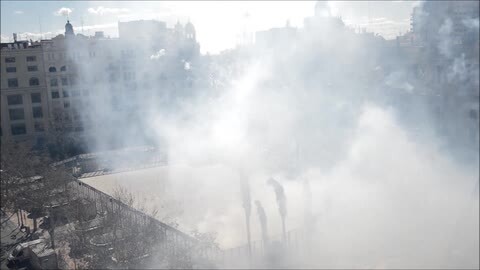 Imagen de Reyes Martí durante la mascletà