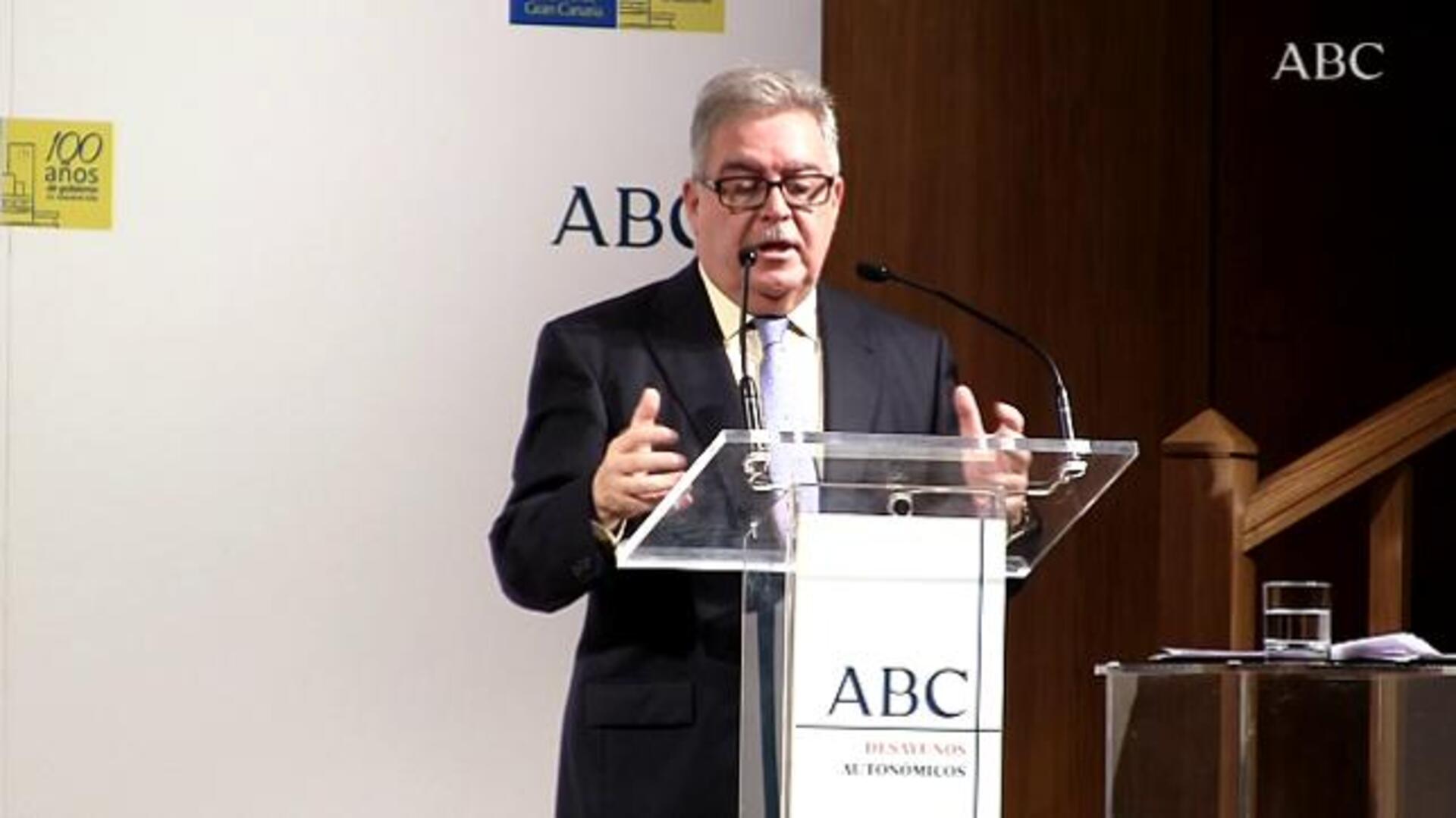 Cospedal: «El Gobierno ha tomado las medidas necesarias, aunque a veces controvertidas»