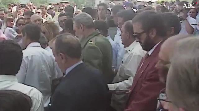 VÍDEO: Castro visitó en 1992 la localidad gallega de Láncara, de donde era originario su padre.