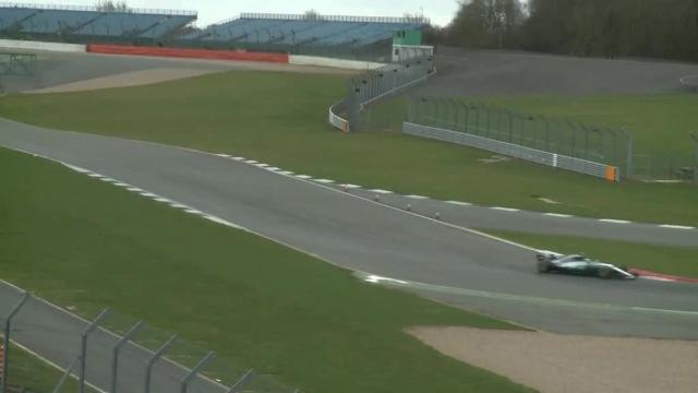 Lewis Hamilton rueda con el Mercedes W08