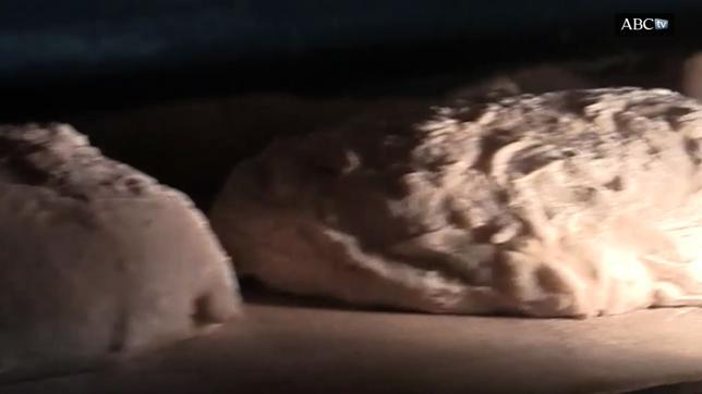 Pan gallego artesanal en la panadería más antigua de Madrid